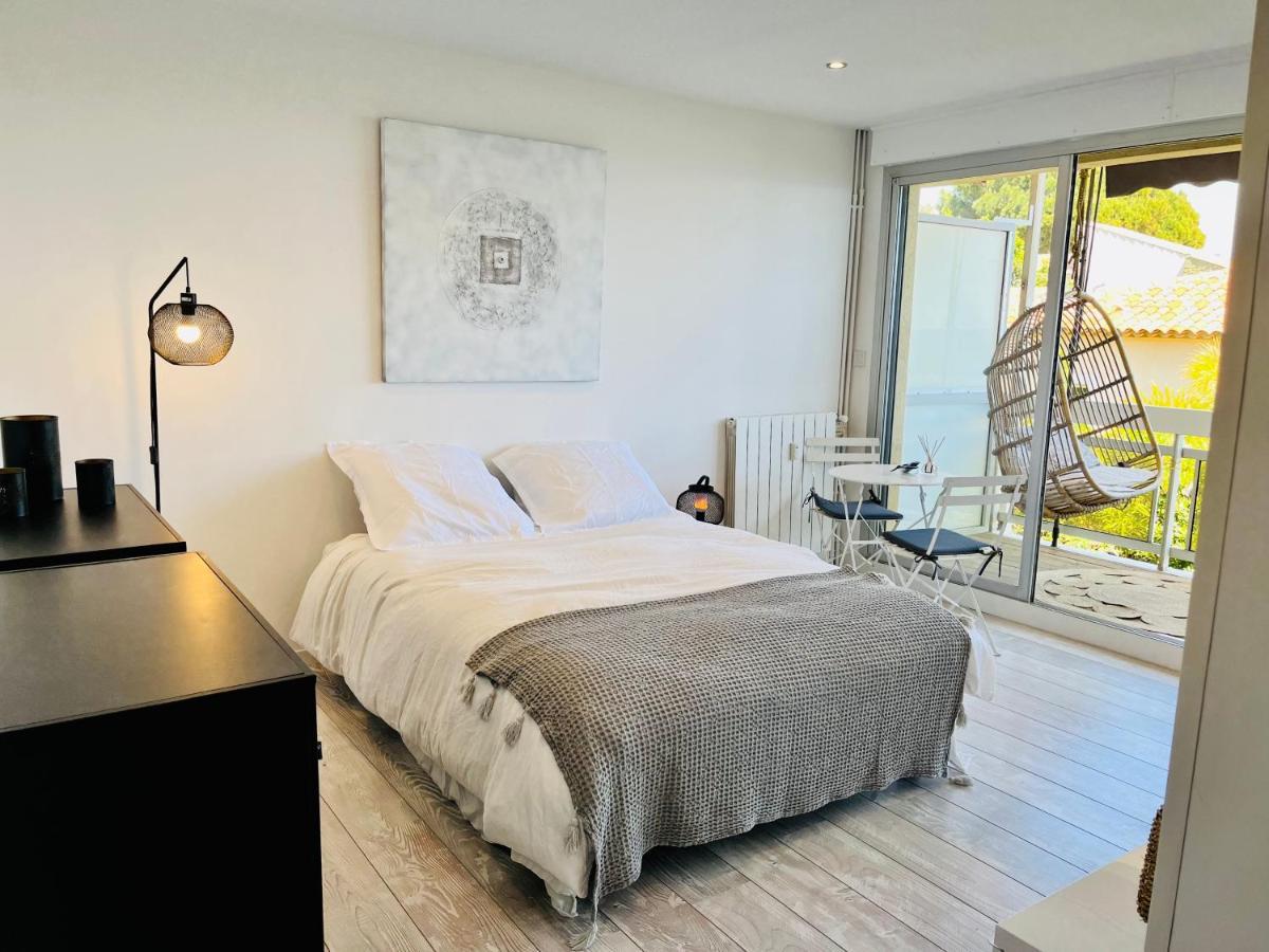 Charmant Studio Avec Terrasse Vue Mer A 50 M Sainte-Maxime Exteriér fotografie
